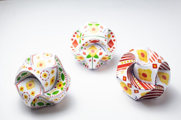 Christmas Bauble Set Review for Holiday Crafts